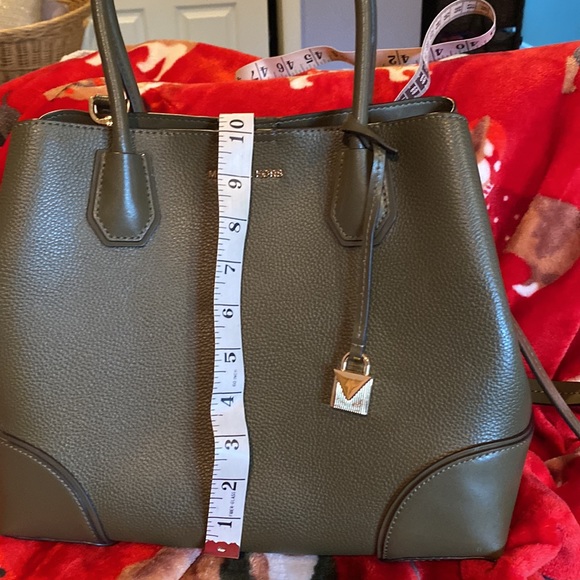 Michael Kors Brand new army green bag - Picture 8 of 9